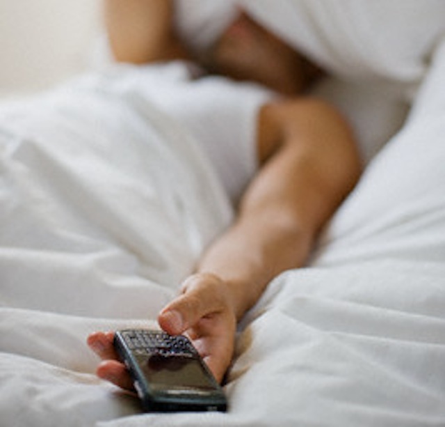 Problemas asociados con dormir junto al smartphone
